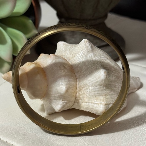 Vintage Damascene Etched Metal Bangle Style Bracelet-Brassy Tone - Picture 11 of 14